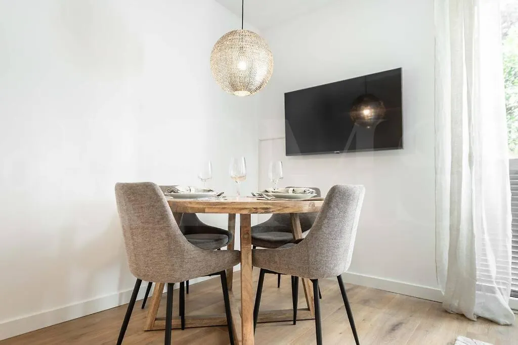 Calm Apartment With Private Patio By Rems Malaga Spain