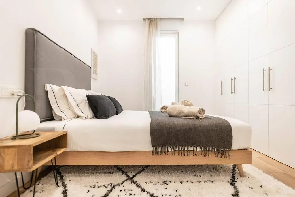 Calm Apartment With Private Patio By Rems Malaga