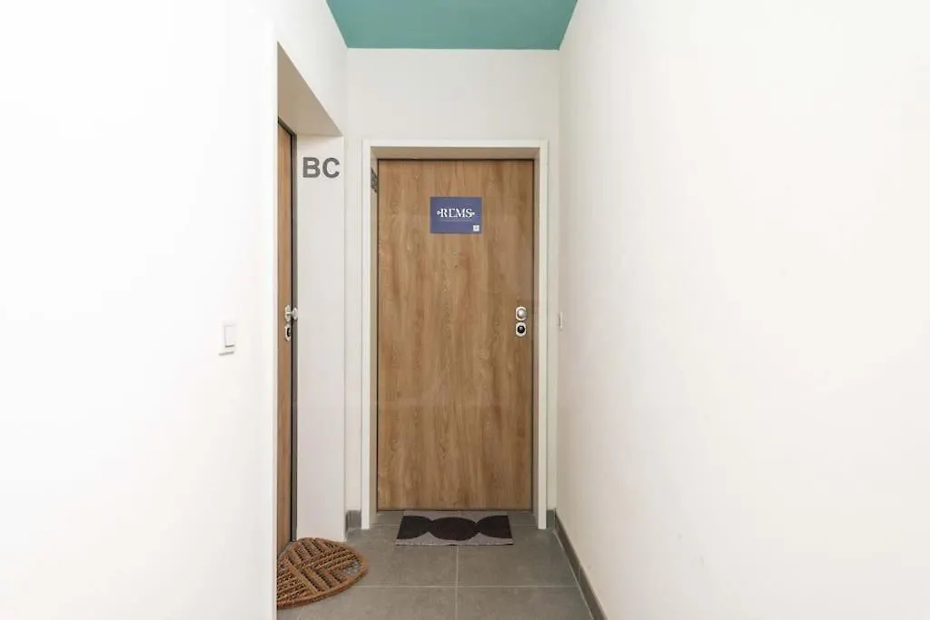 Calm Apartment With Private Patio By Rems Malaga Spain
