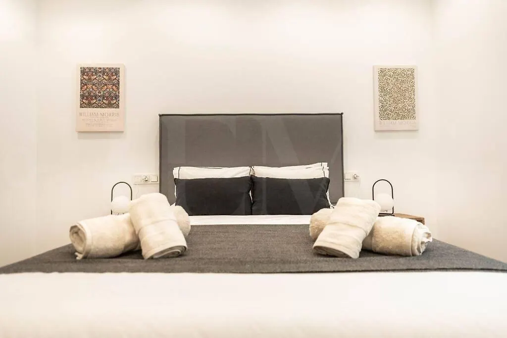 Calm Apartment With Private Patio By Rems Malaga